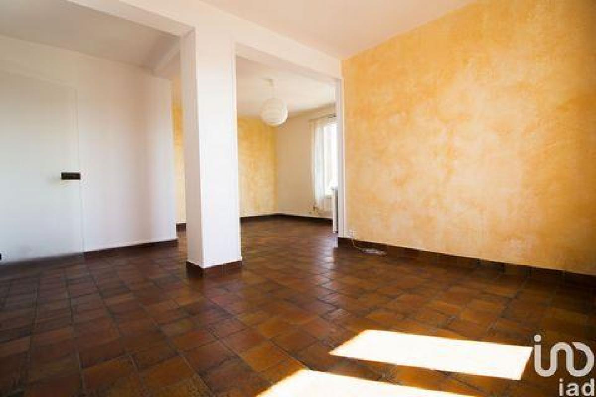 Picture of Apartment For Sale in Marseille, Provence-Alpes-Cote d'Azur, France