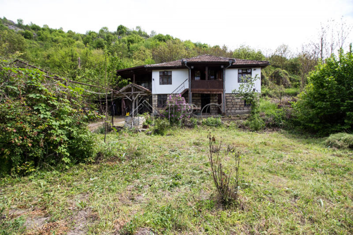 Picture of Home For Sale in Cherven, Razgrad, Bulgaria