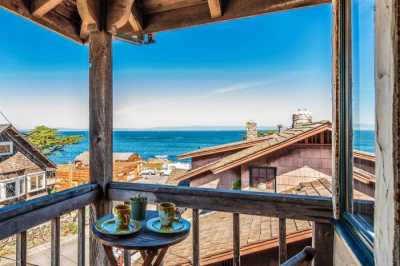 Apartment For Rent in Pacific Grove, California