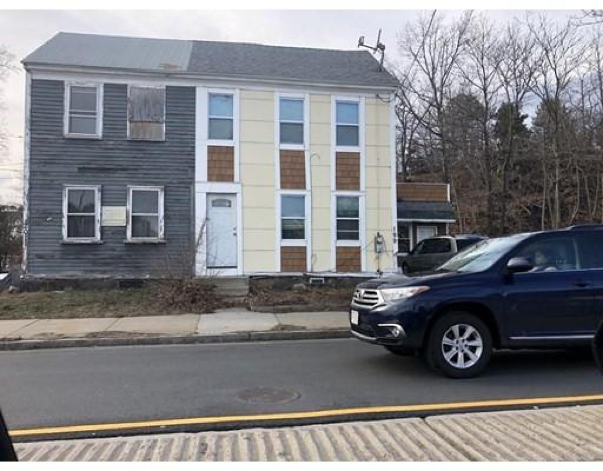 Picture of Multi-Family Home For Sale in Lynn, Massachusetts, United States