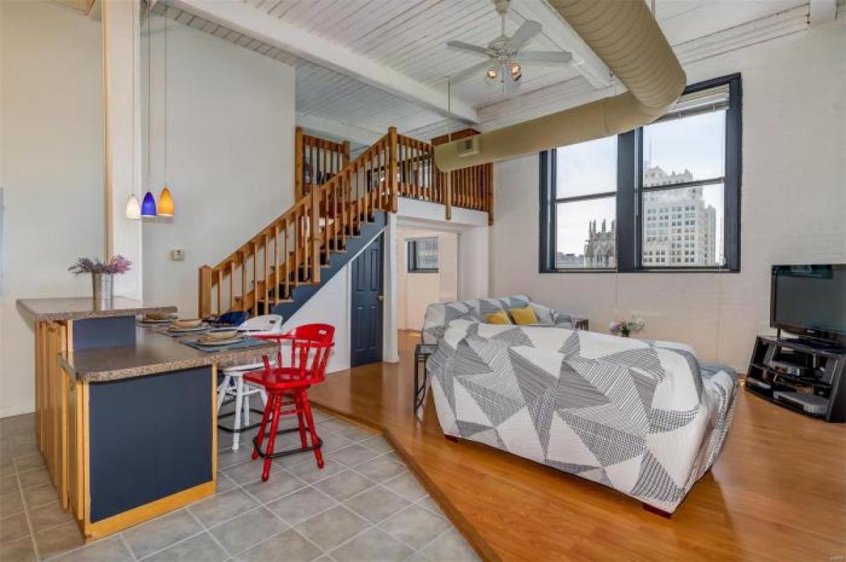 Picture of Home For Sale in Lake Saint Louis, Missouri, United States