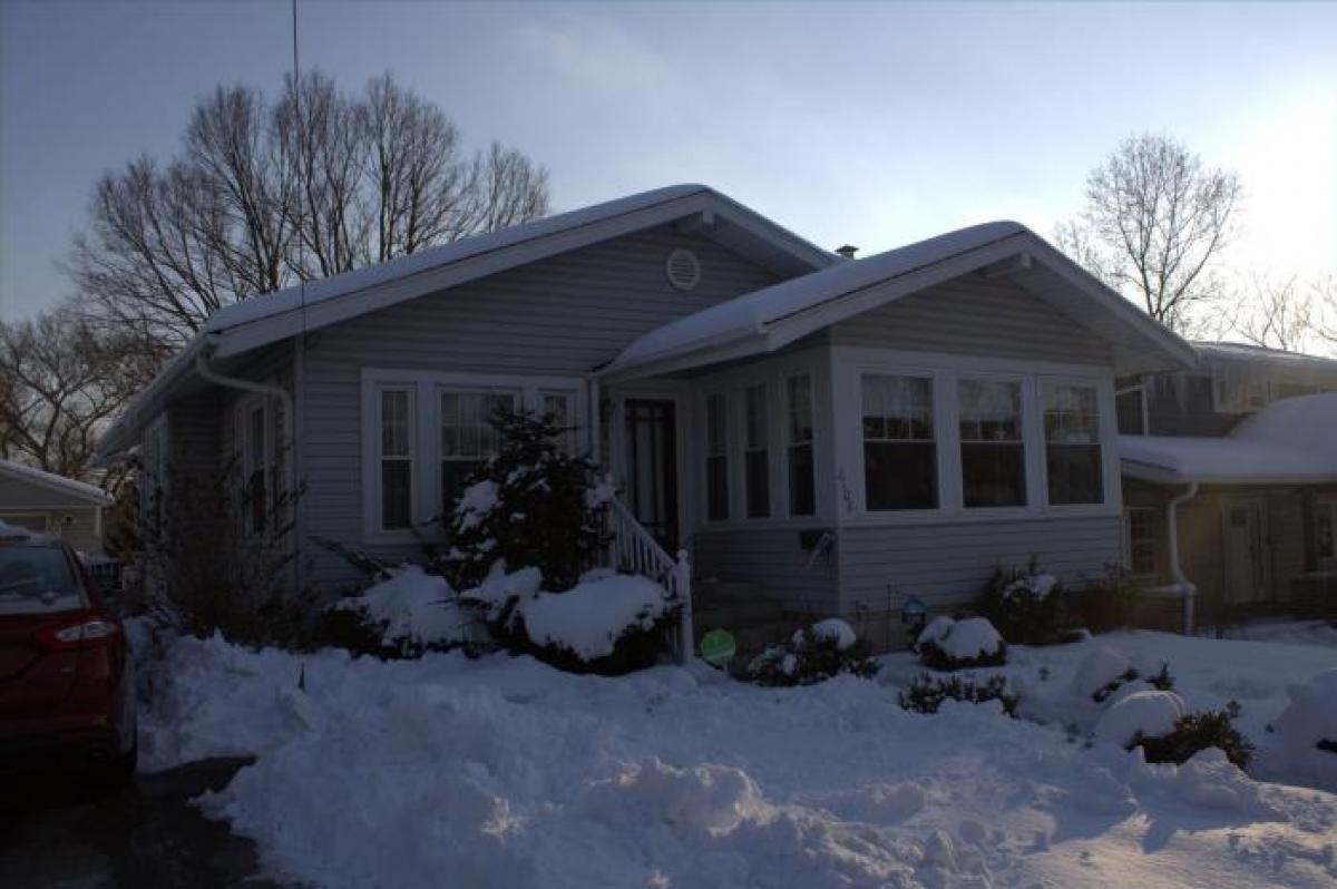Picture of Home For Sale in Bedford, Indiana, United States