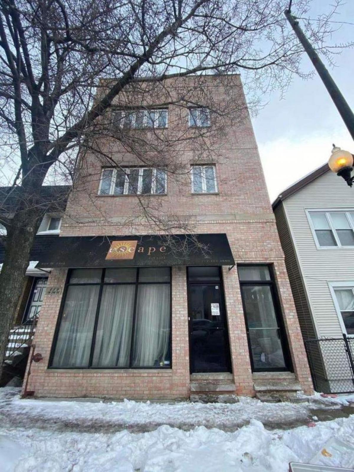 Picture of Multi-Family Home For Sale in Chicago, Illinois, United States