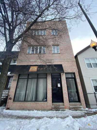 Multi-Family Home For Sale in Chicago, Illinois