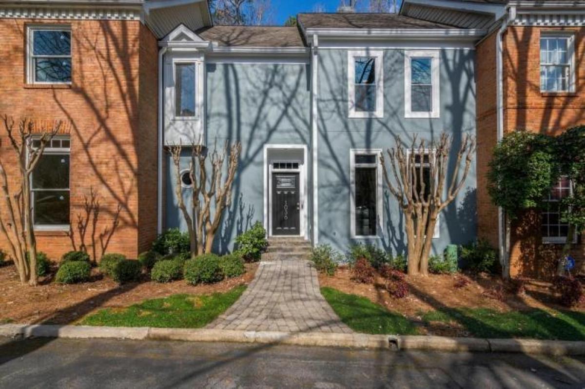 Picture of Home For Sale in Sandy Springs, Georgia, United States