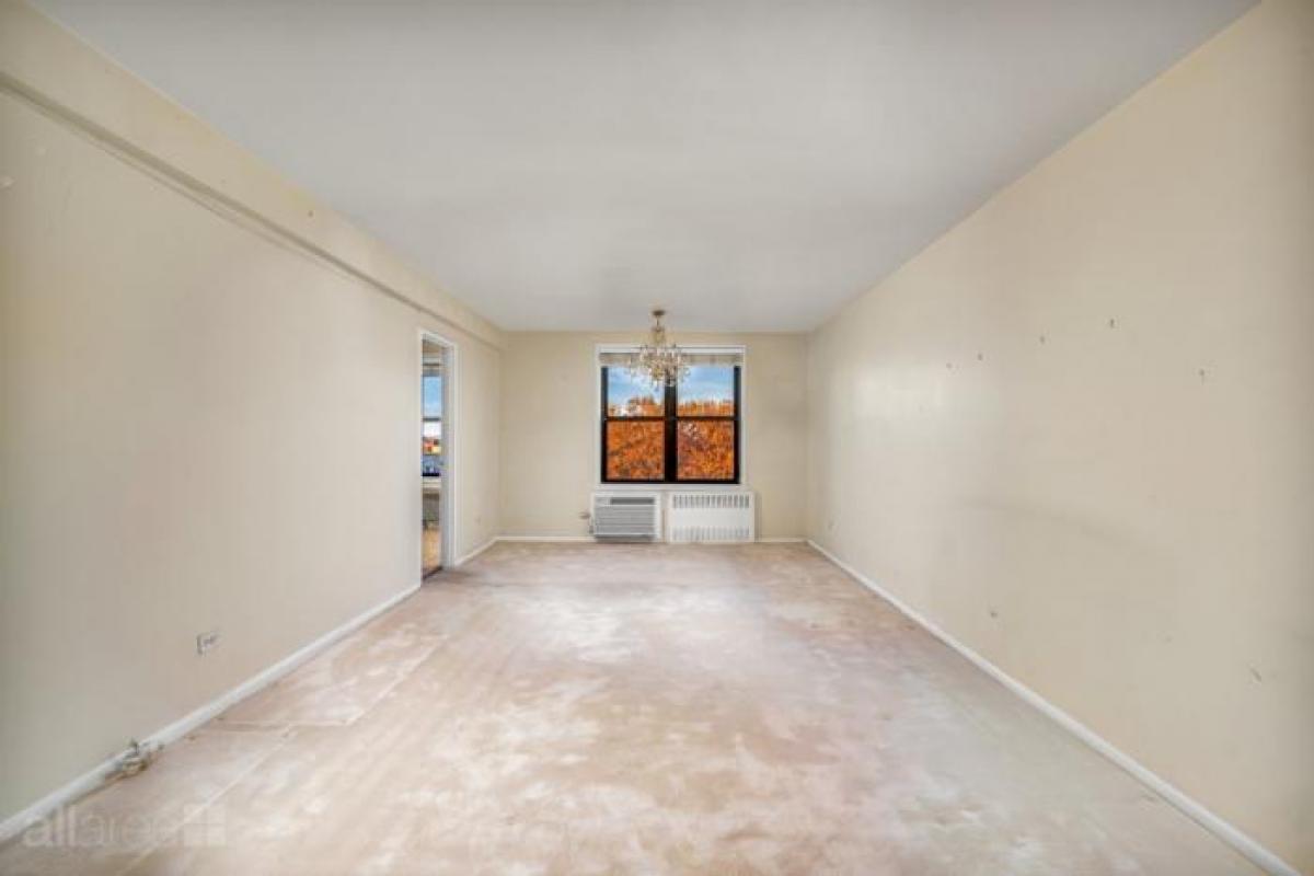 Picture of Apartment For Sale in Woodside, New York, United States