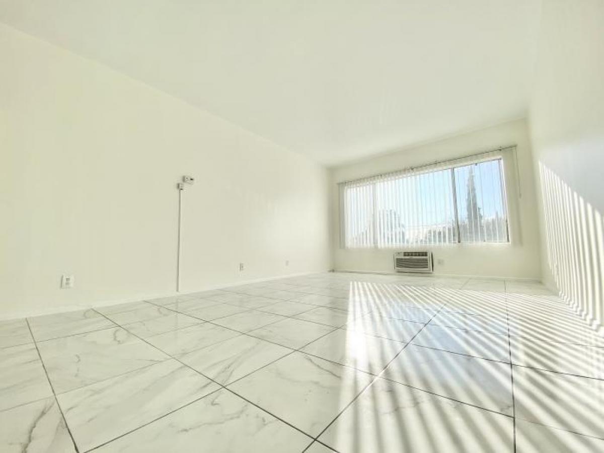 Picture of Apartment For Rent in Van Nuys, California, United States