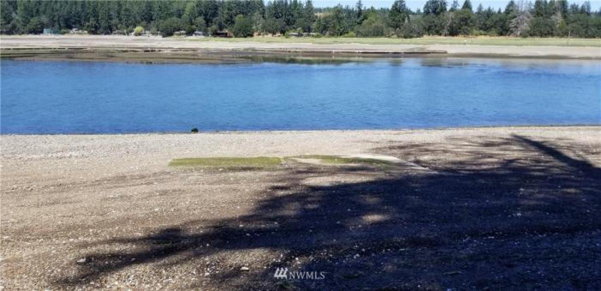 Picture of Residential Land For Sale in Shelton, Washington, United States