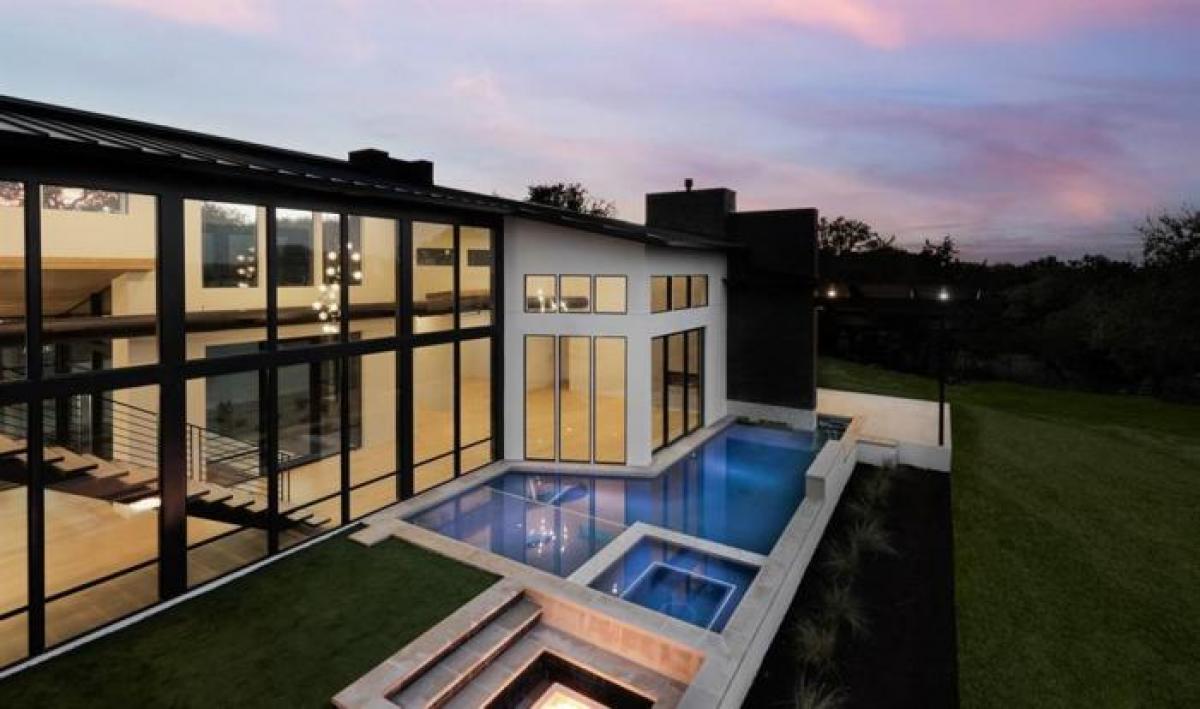 Picture of Home For Sale in Lakeway, Texas, United States