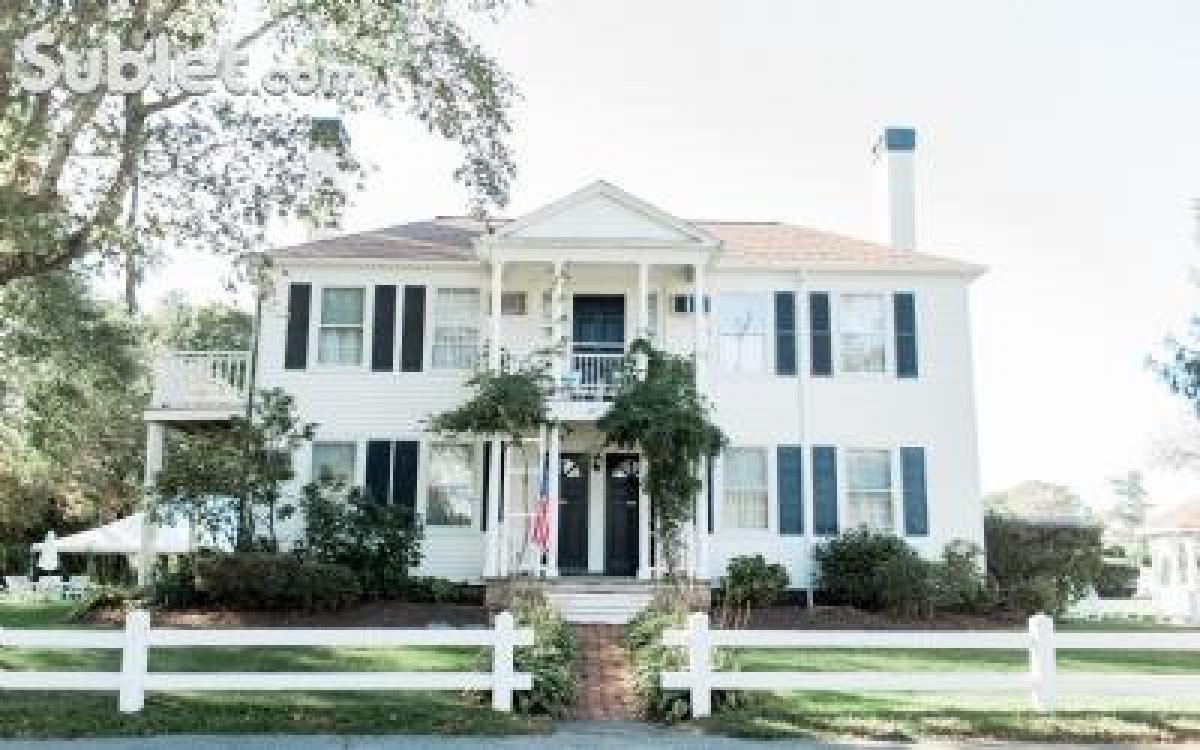 Shore Street, Barnstable, Massachusetts, United States Apartments For