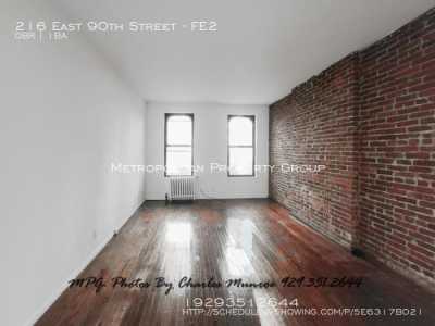 Home For Rent in Ny, New York