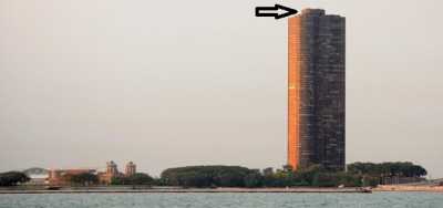 Condo For Sale in Chicago, Illinois