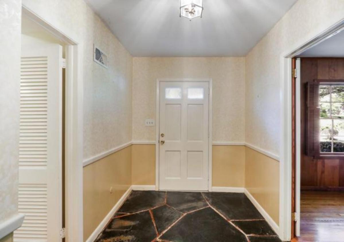 Picture of Home For Sale in Sandy Springs, Georgia, United States