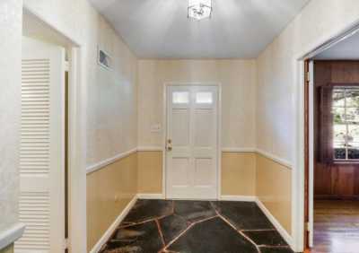 Home For Sale in Sandy Springs, Georgia