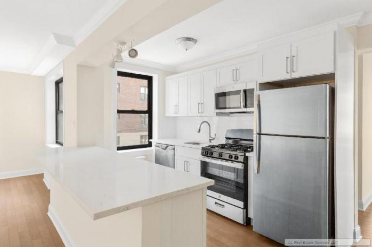 Picture of Apartment For Sale in Flushing, New York, United States