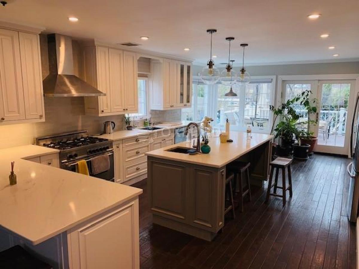 Picture of Home For Sale in Queens Village, New York, United States