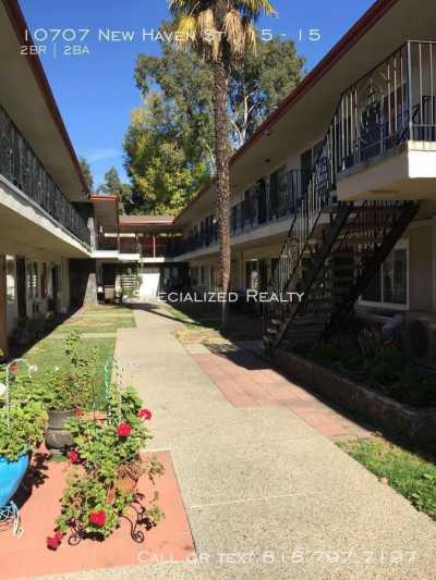 Apartment For Rent in Sun Valley, California