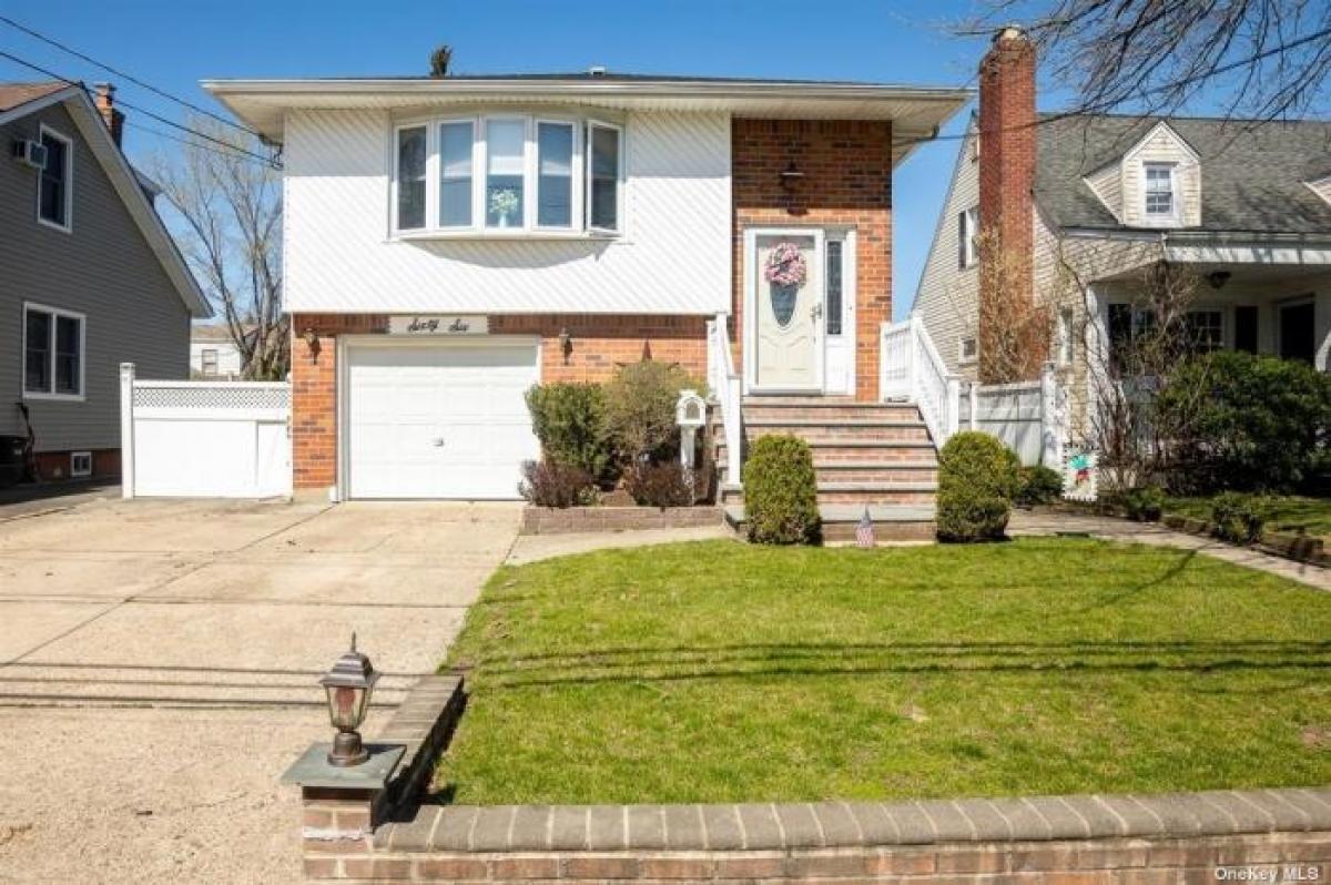 Picture of Residential Land For Sale in Malverne, New York, United States