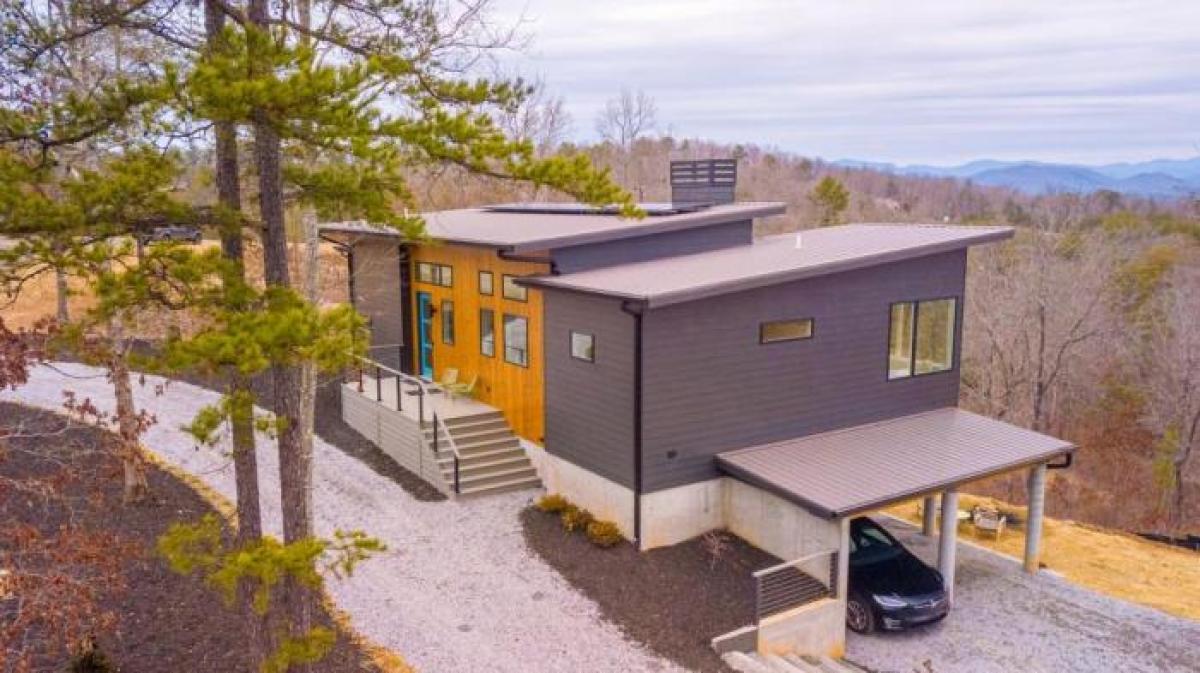 Picture of Home For Sale in Young Harris, Georgia, United States