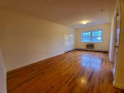 Apartment For Rent in Woodside, New York