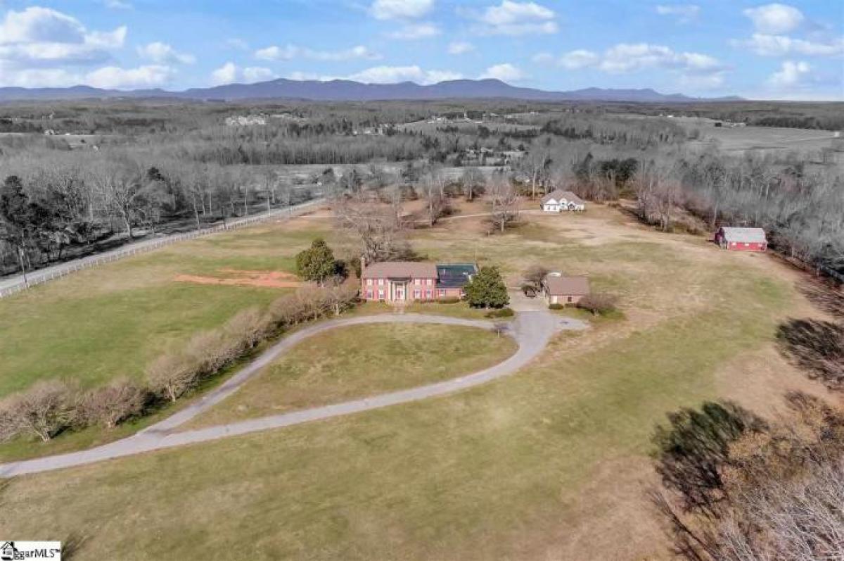 Picture of Home For Sale in Greer, South Carolina, United States