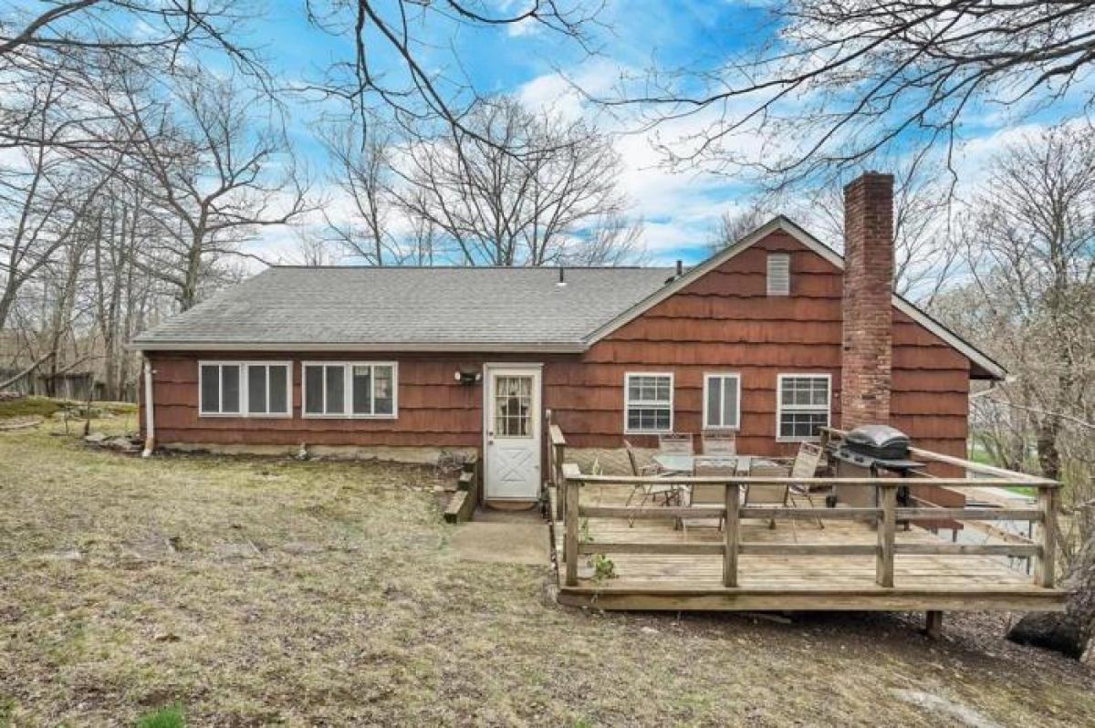 Picture of Home For Sale in Yorktown Heights, New York, United States