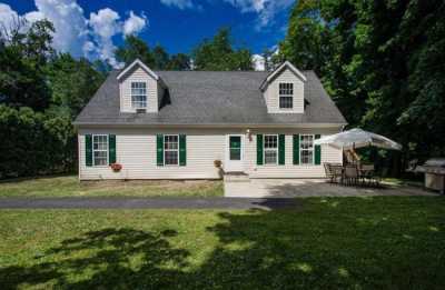 Home For Sale in Pleasant Valley, New York