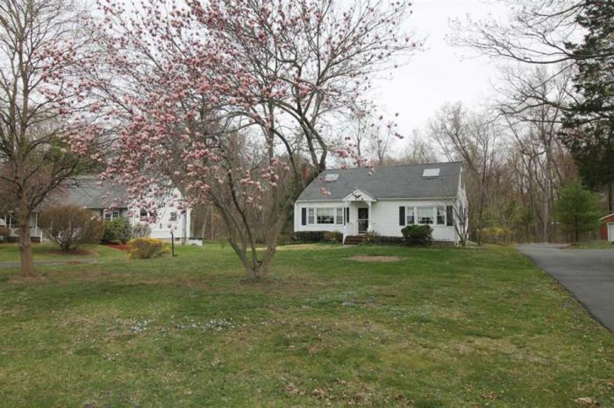 Picture of Home For Sale in Poughkeepsie, New York, United States