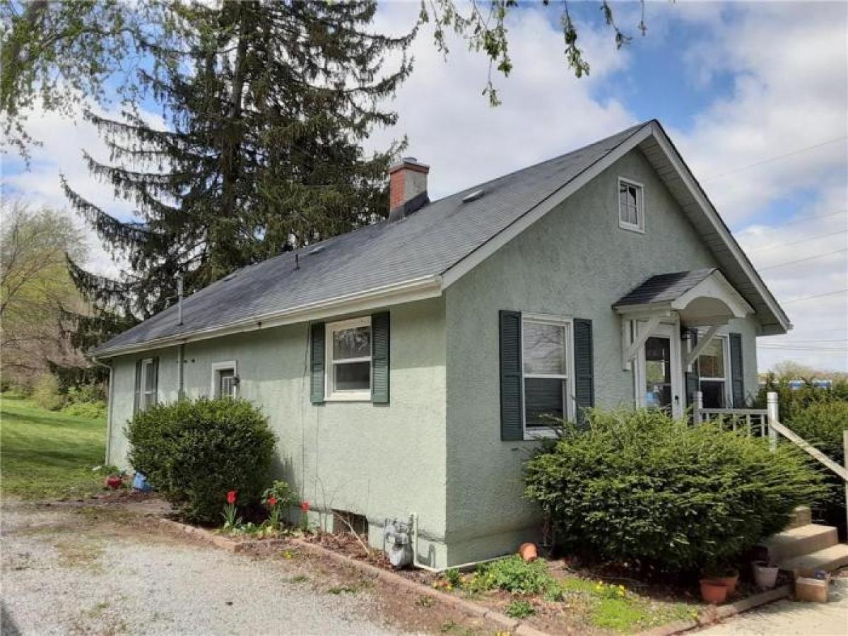 Picture of Home For Sale in Crawfordsville, Indiana, United States