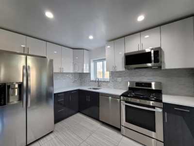 Apartment For Rent in Woodside, New York