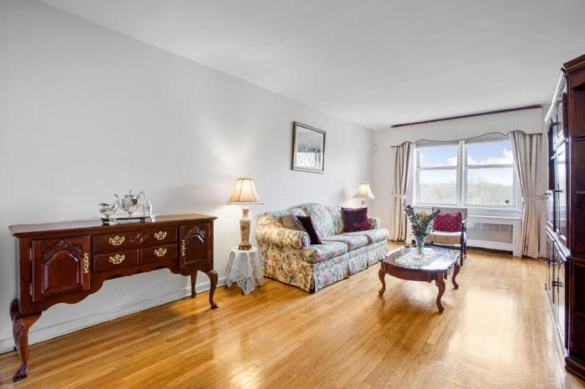 Picture of Apartment For Sale in Sunnyside, New York, United States