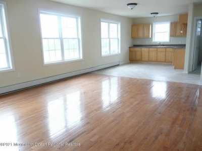Home For Sale in Union Beach, New Jersey