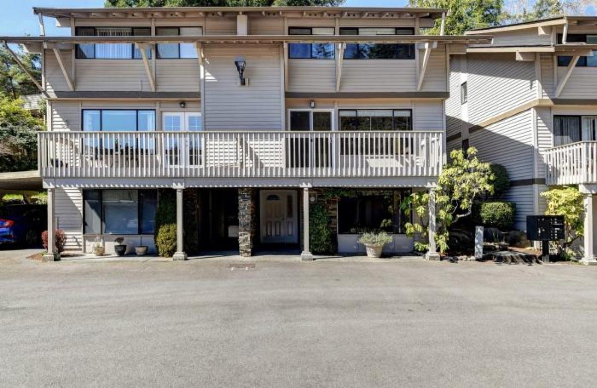 Picture of Home For Sale in Bellevue, Washington, United States