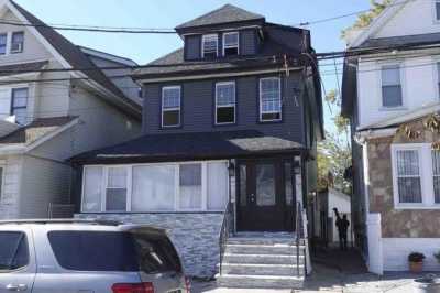 Home For Sale in South Richmond Hill, New York