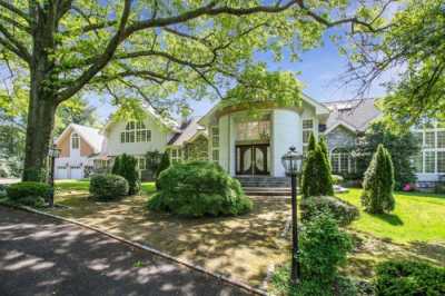 Home For Sale in Scarsdale, New York