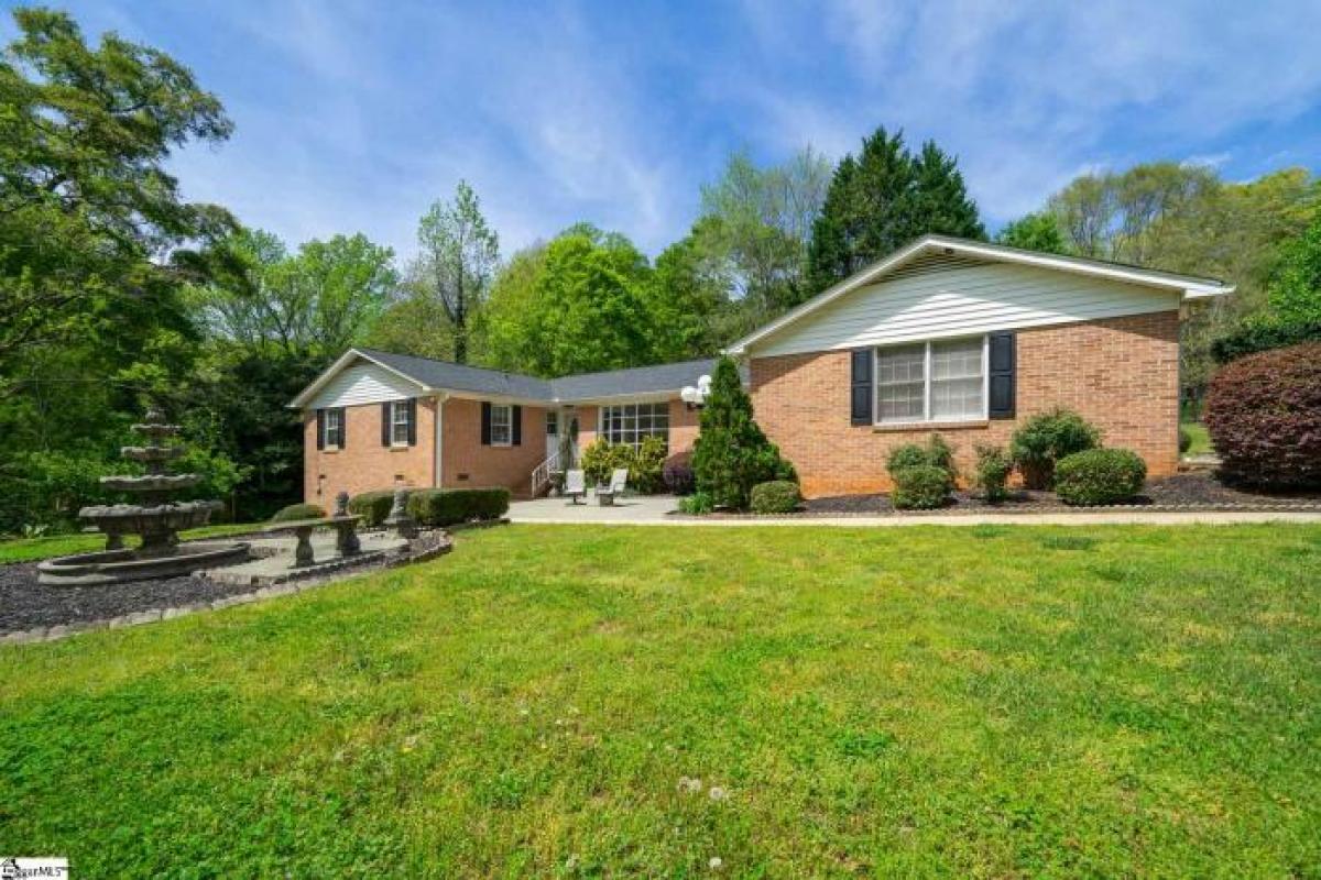 Picture of Home For Sale in Taylors, South Carolina, United States