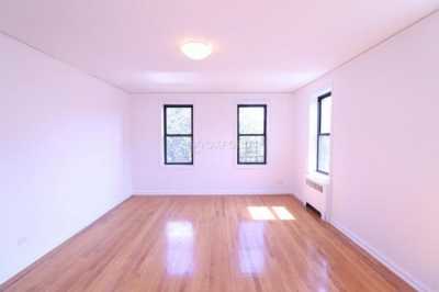 Apartment For Rent in Rego Park, New York