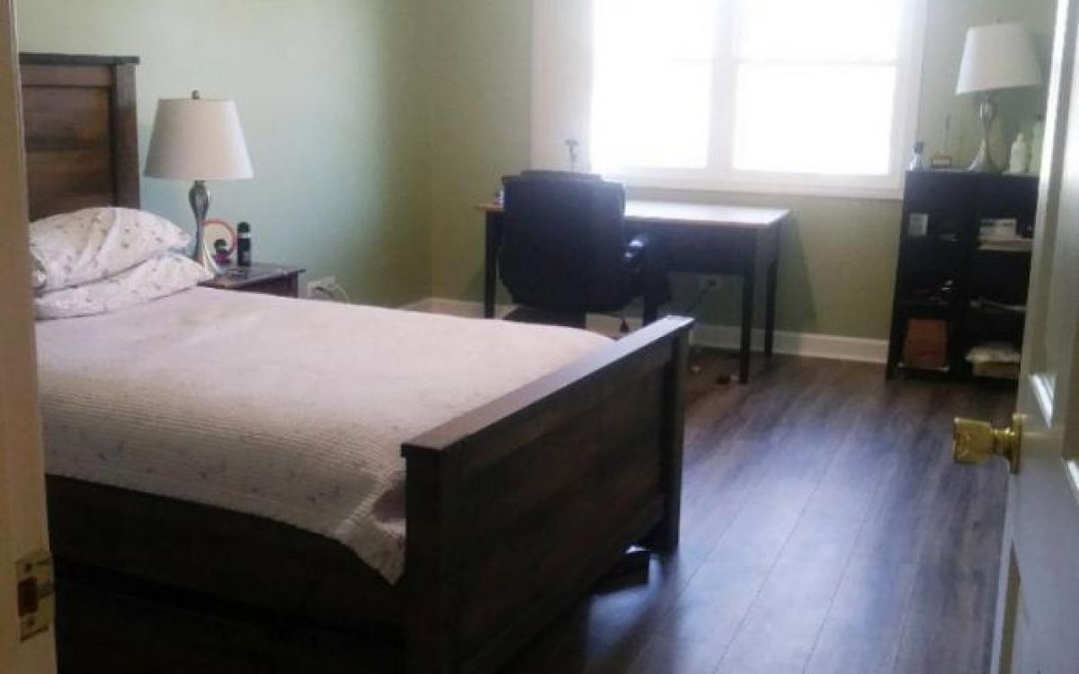 Picture of Home For Sale in Glenview, Illinois, United States