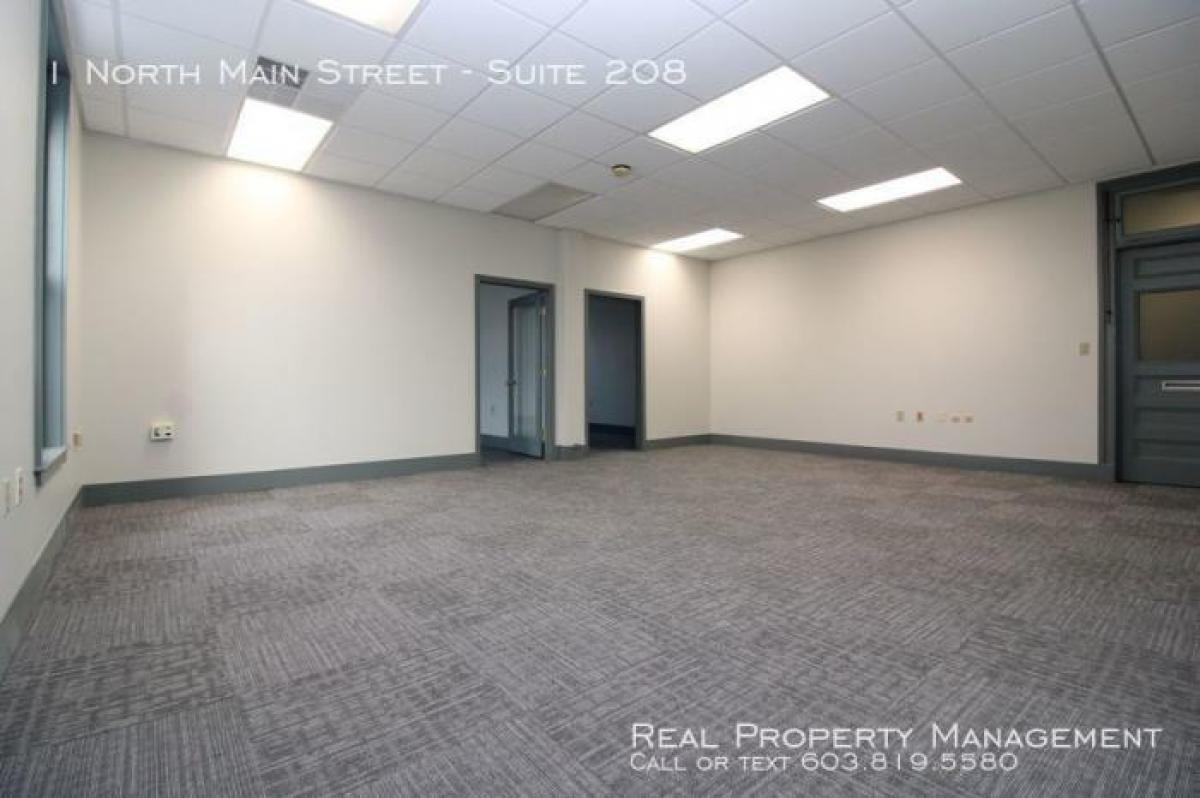 Picture of Retail For Rent in Rochester, New Hampshire, United States