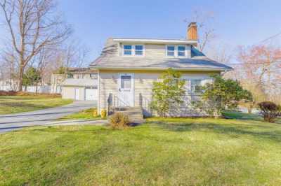 Home For Sale in Bedford Hills, New York