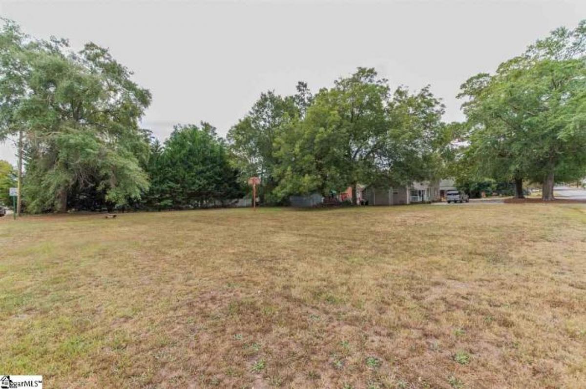 Picture of Residential Land For Sale in Easley, South Carolina, United States