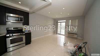 Apartment For Rent in Long Island City, New York