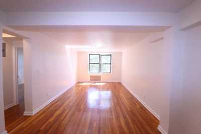 Apartment For Rent in Elmhurst, New York