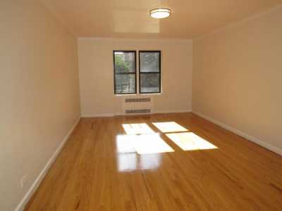 Apartment For Rent in Flushing, New York