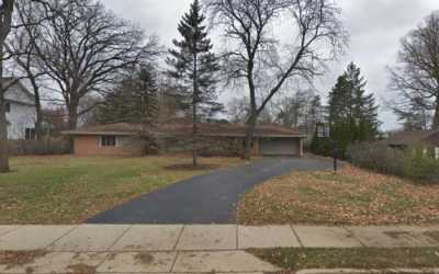 Home For Sale in Deerfield, Illinois