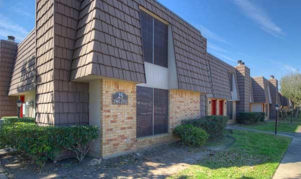 Picture of Residential Land For Rent in Stafford, Texas, United States