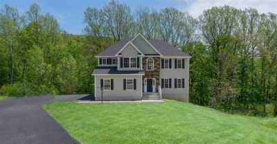 Home For Sale in Hyde Park, New York