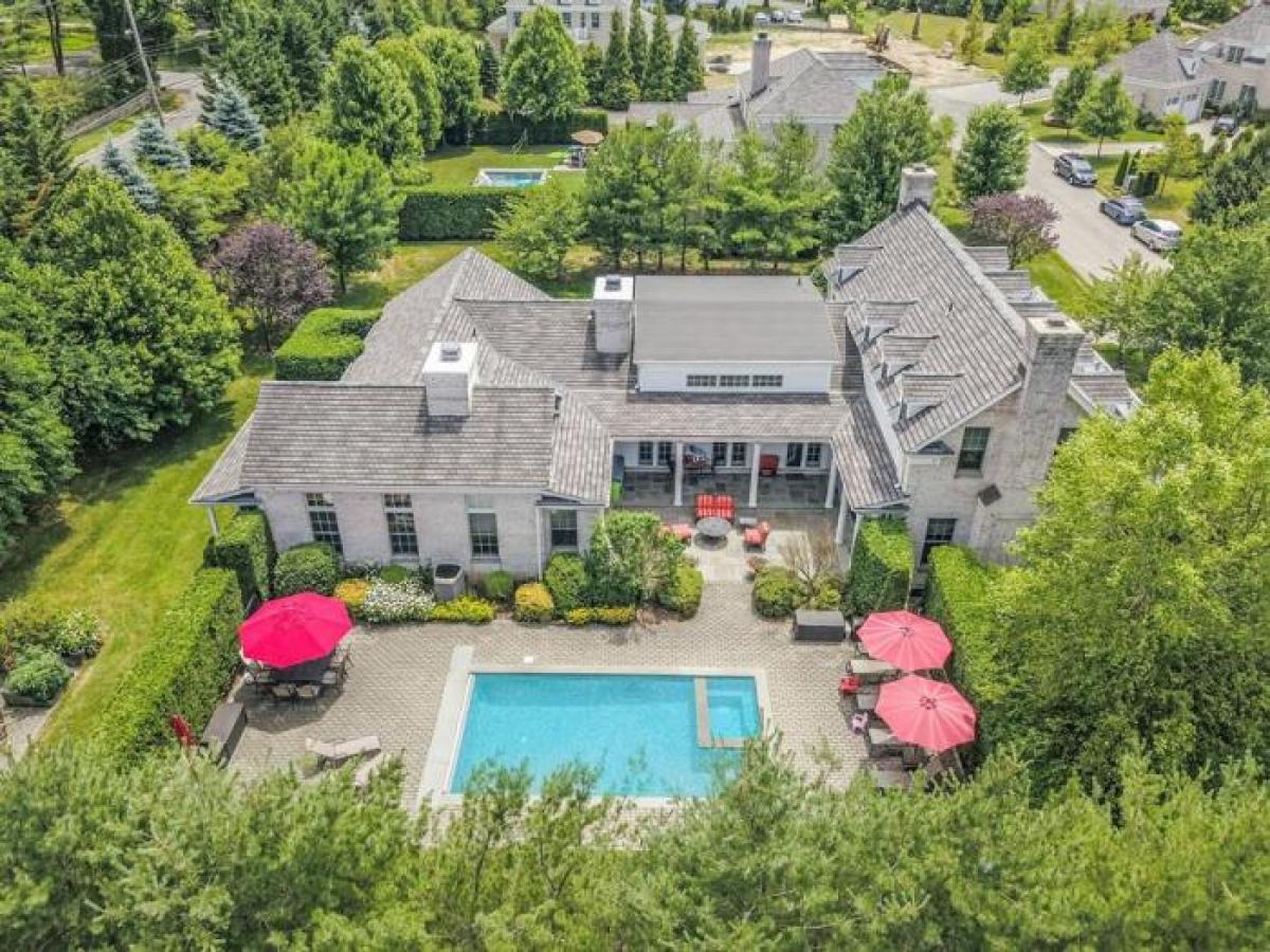 Picture of Home For Sale in New Rochelle, New York, United States