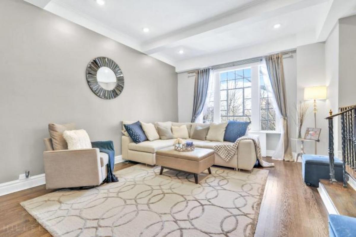 Picture of Apartment For Sale in Forest Hills, New York, United States