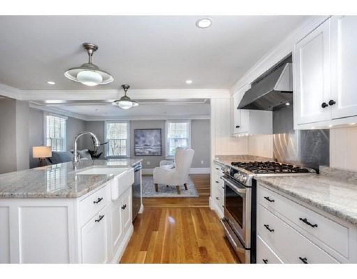 Picture of Condo For Sale in Hingham, Massachusetts, United States